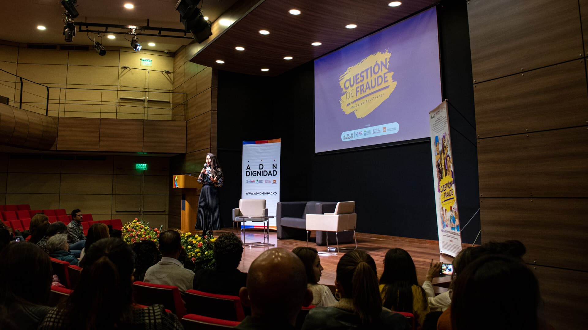 Imagen principal de la historia: Urge mitigar el fraude que afecta a quienes más necesitan asistencia humanitaria en Colombia