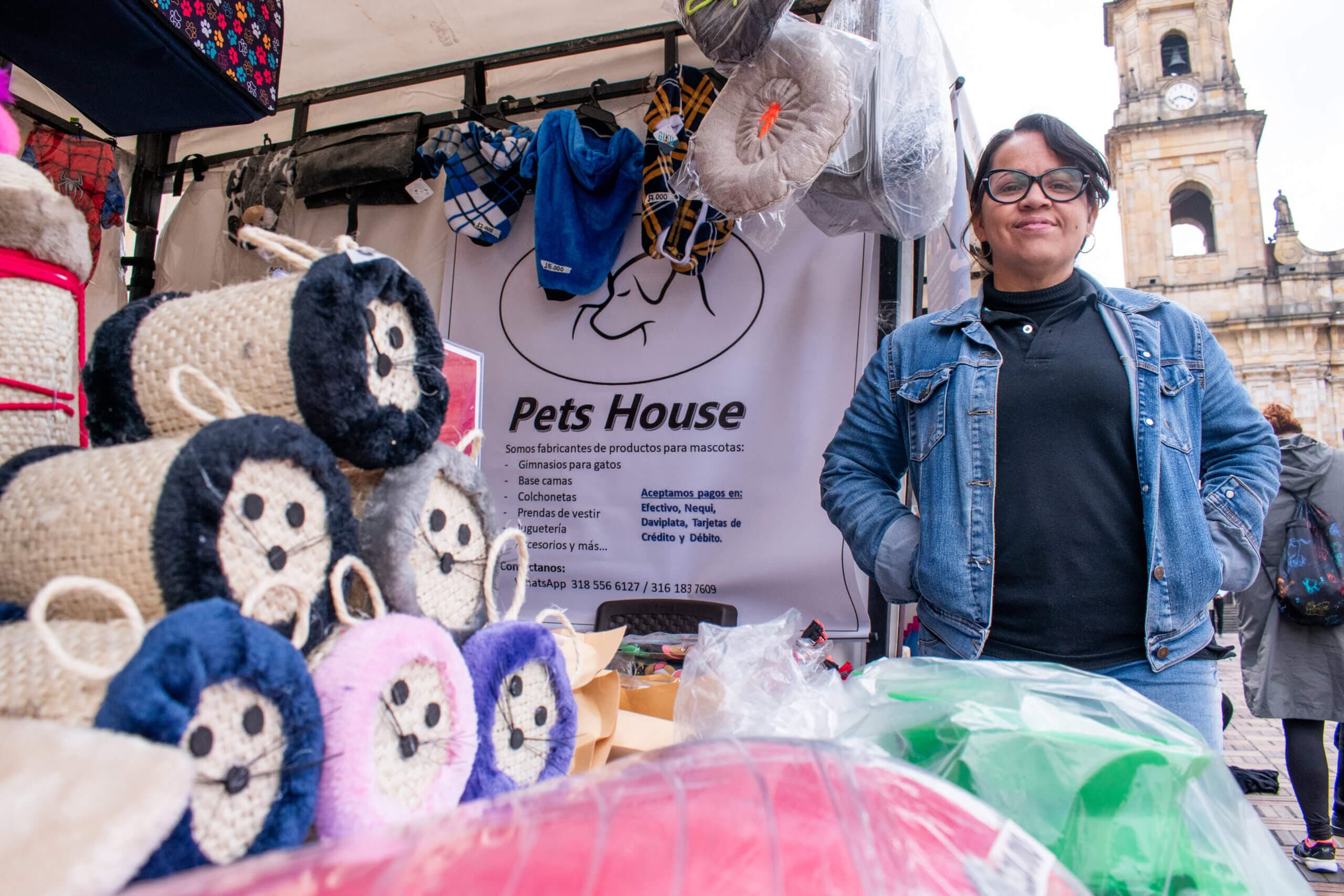 Fotografía 1 de la historia: Resiliencia ante los cambios de la vida: Aracelis y su emprendimiento para mascotas